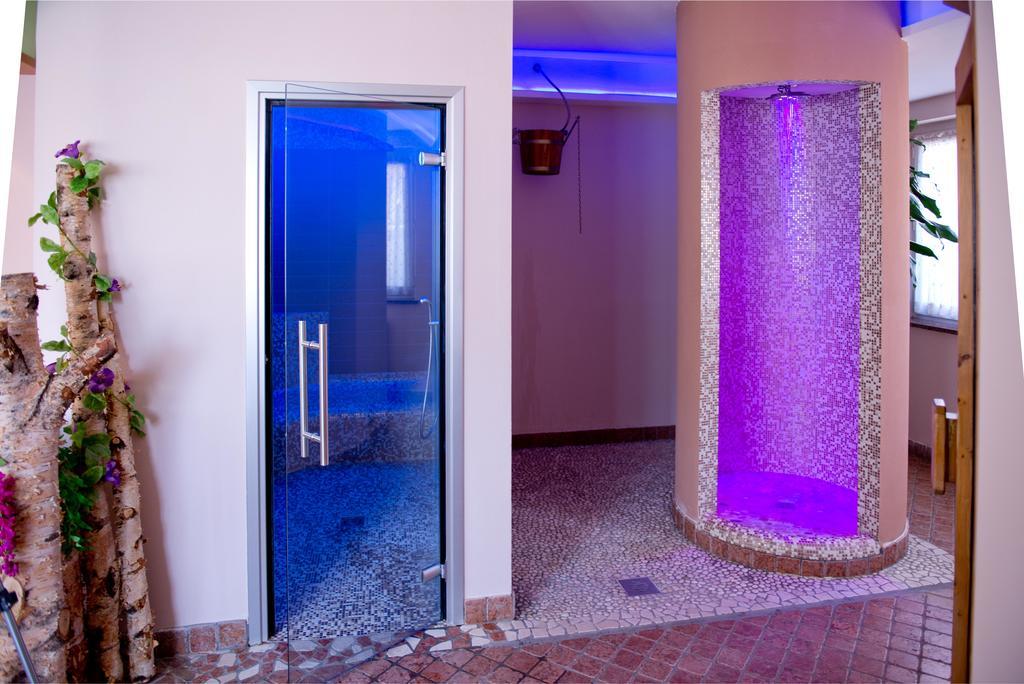 Hotel Michela Malè Exteriör bild